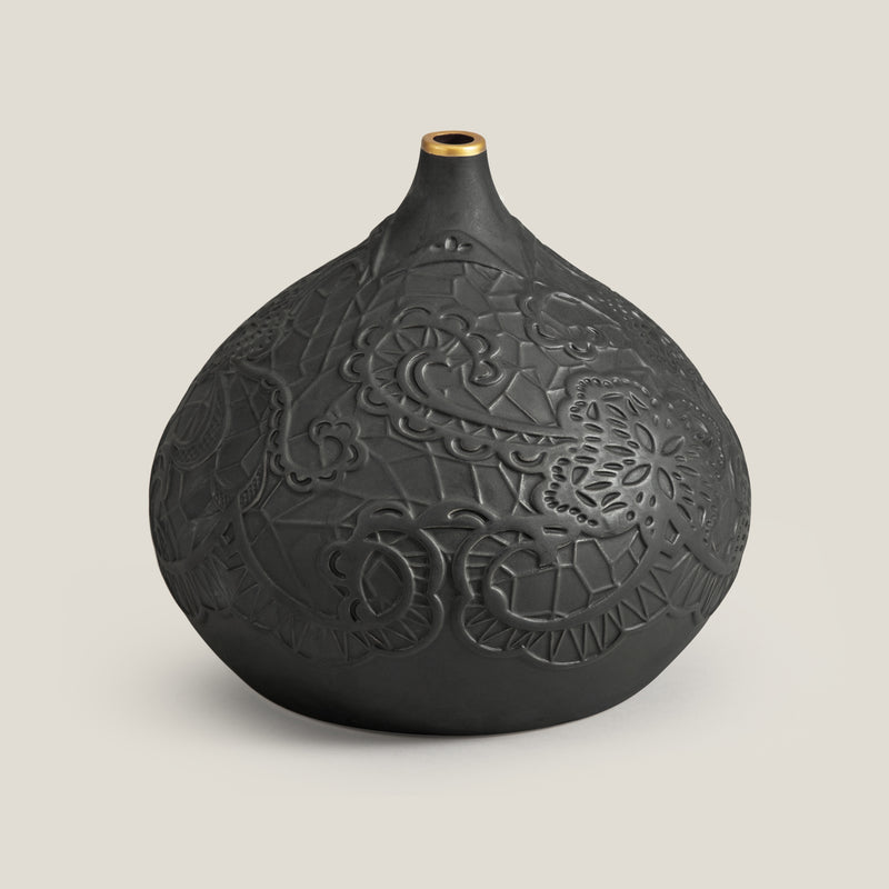 Chantilly Black Ceramic Decor
