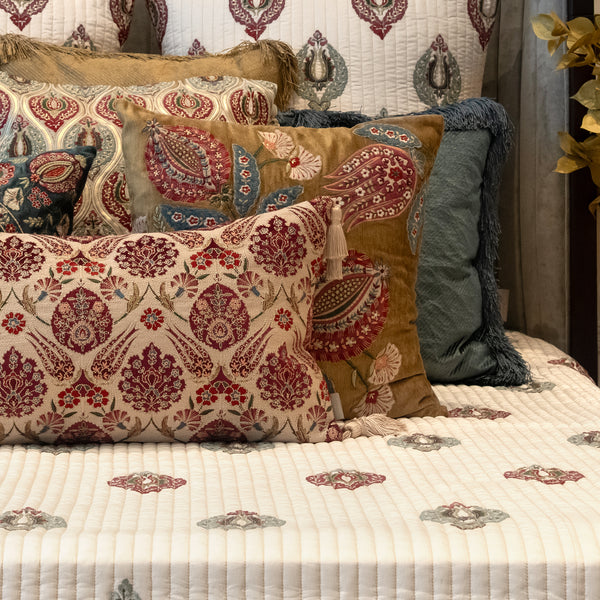 Abeeha Off White Emb. Bedspread